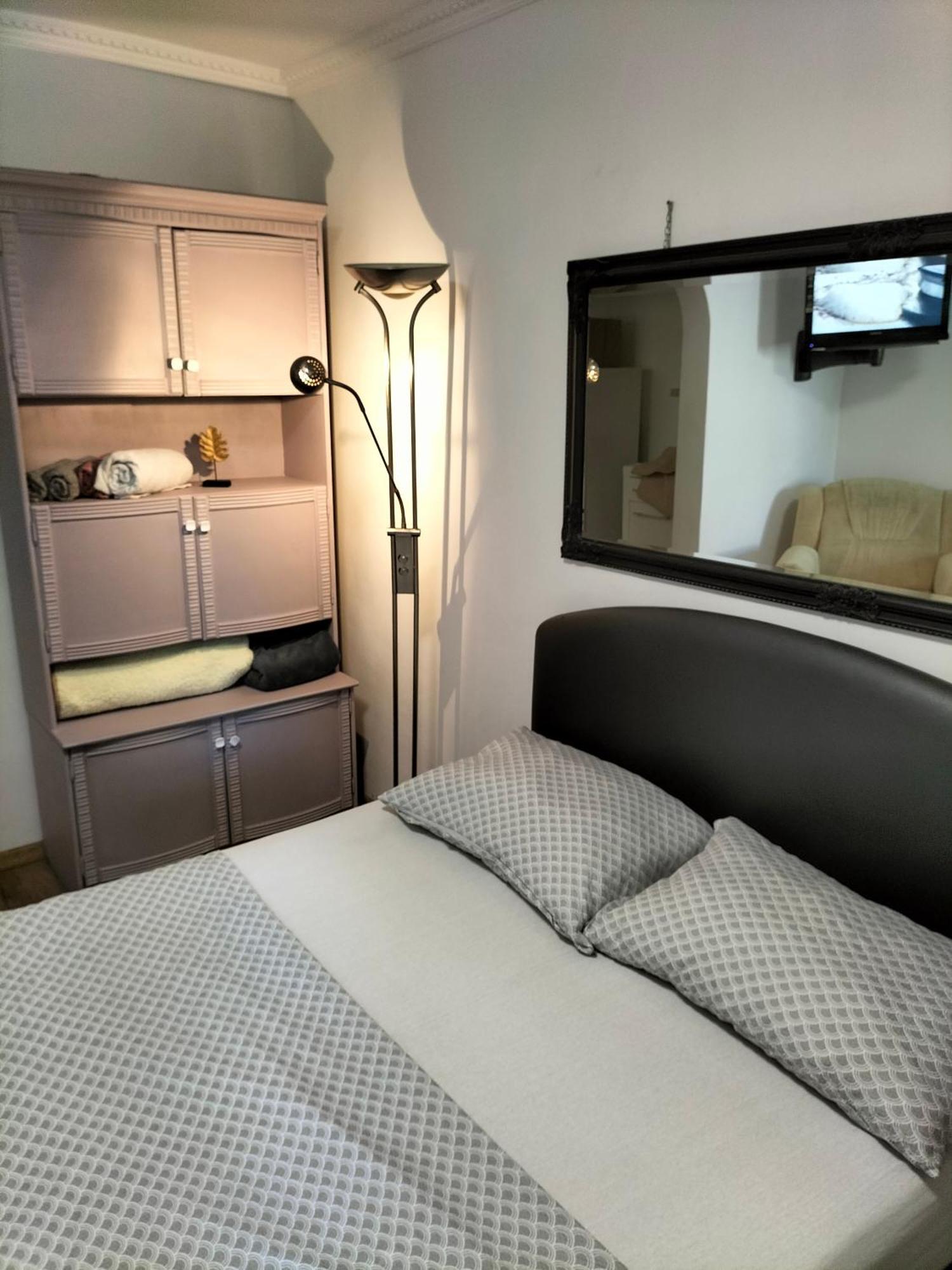 Apartmán Regy Oradea Exteriér fotografie